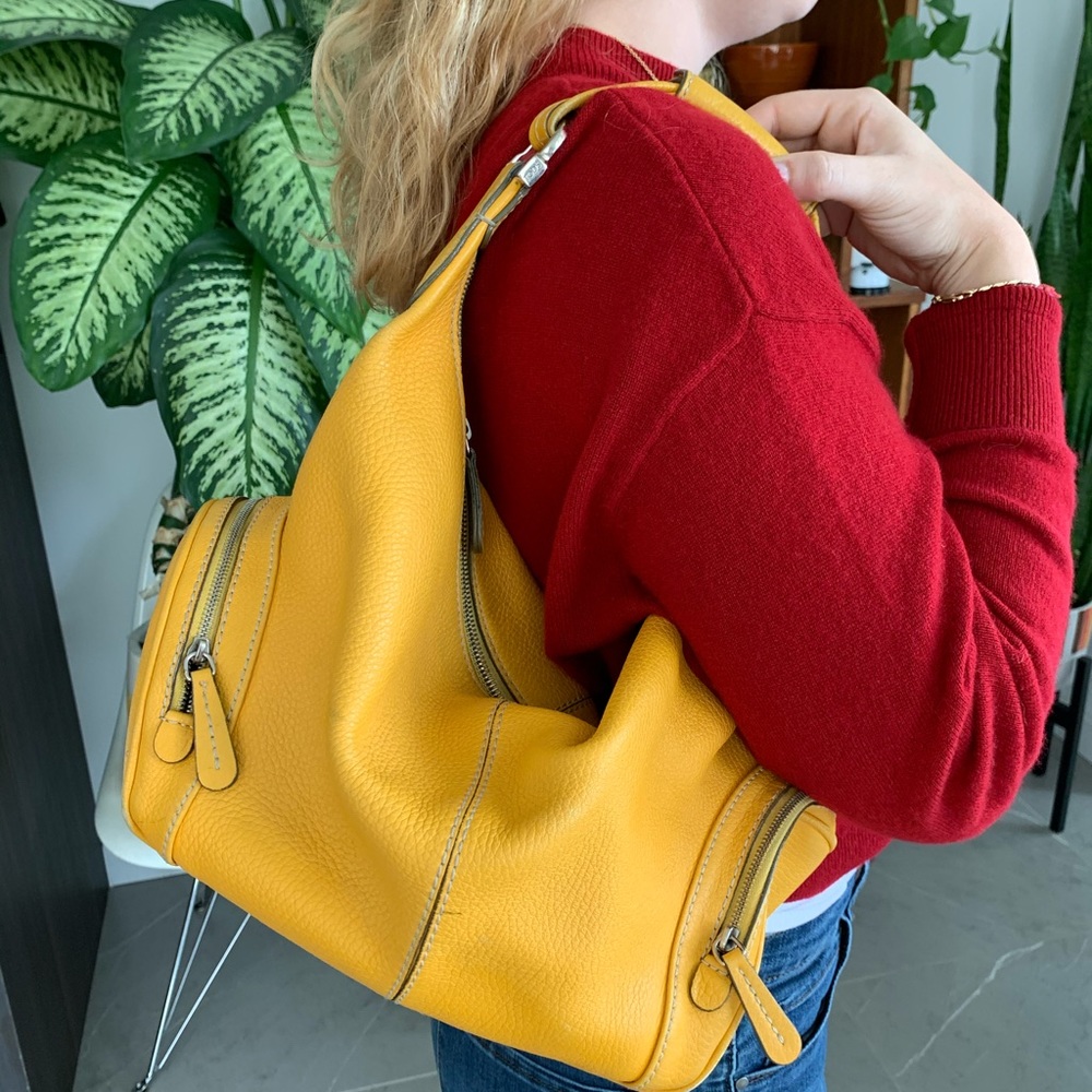 ❤️Authentic TOD’s Amber Yellow Calf Skin Purse - Picture 2 of 7